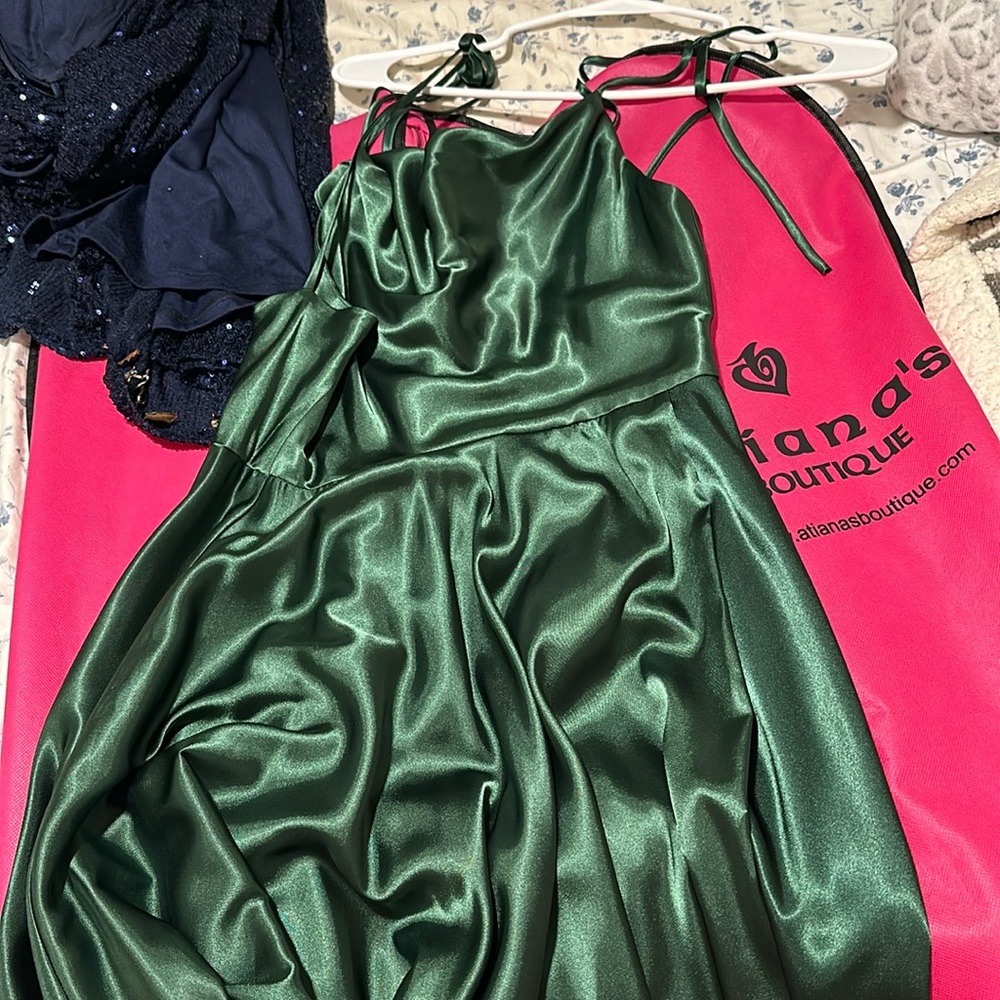 PROM DRESS SATIN EMERALD